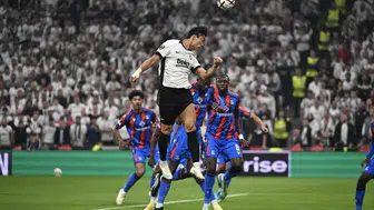 Beşiktaş, UEFA Avrupa Ligi'nde Crystal Palace'ı 1-0 geride bırakıyor