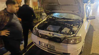 Erciş'te seyir halindeki otomobilde yangın çıktı