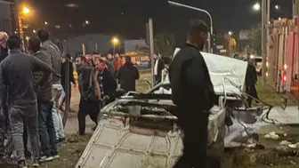 Van'ın Gevaş ilçesinde yakıt tankeri ile otomobil çarpıştı: 1 ölü, 4 yaralı