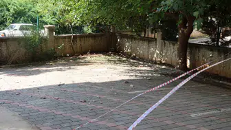 Kozan'da apartmana düşen yıldırımın ardından dronla hasar görüntülendi