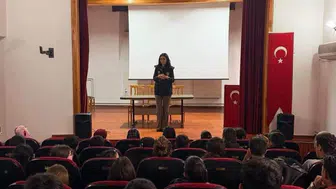 Erzincan'da 329 öğrenci ve öğretmene dijital tuzaklara karşı eğitim verildi