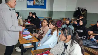 Patnos'ta öğrencilerin akademik başarısı için hafta sonu kursları sürüyor