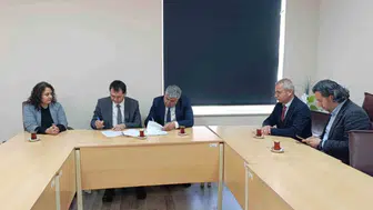 Bitlis Eren Üniversitesi ile Güroymak İlçe Milli Eğitim Müdürlüğü arasında eğitimde iş birliği protokolü