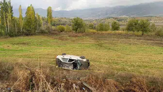 Malatya'da kontrolden çıkan otomobil şarampole devrildi: 2 yaralı