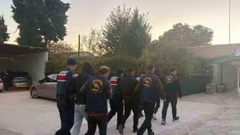 Denizli'de yaşlıları 4.4 milyon TL dolandıran sahte kamu görevlilerine suçüstü