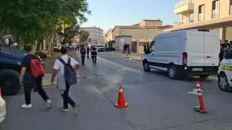İstanbul Ümraniye'de mobilya imalathanesi önünde el bombası bulundu