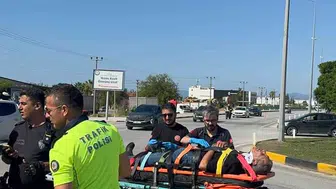 Fethiye'de otomobil ile kamyonet çarpıştı, 5 kişi yaralandı