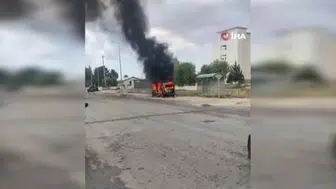 Mardin’in Nusaybin ilçesinde hafif ticari araçta yangın