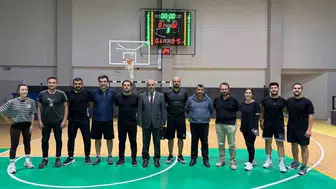 Koçarlı'da eğitimciler voleybol turnuvasında şampiyonluğa koşuyor