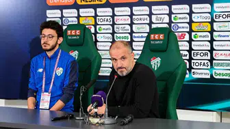 Bursaspor Teknik Direktörü Mustafa Er'den farklı galibiyet sonrası savunma uyarısı