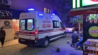 Kontrolden çıkan otomobil, bankta oturan iki çocuğa çarptı