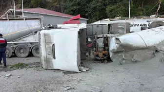 Artvin'de tır parkına düşen kaya parçaları 1 hayat aldı