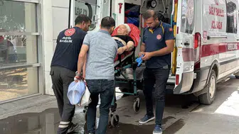 Elinden düşen bıçak 65 yaşındaki kadının ayağına saplandı