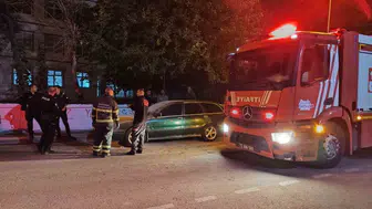 Batman'da park halindeki araçta yangın mahalle sakinleri tarafından söndürüldü