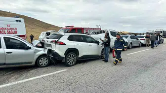 Başkan Septioğlu'nun konvoyunda zincirleme kaza oldu