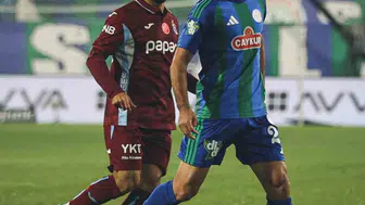 Çaykur Rizespor ilk yarıyı Trabzonspor karşısında önde kapattı