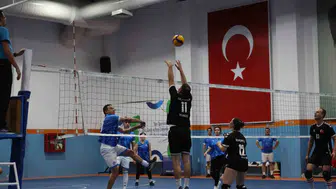 Muğla'da büyükşehir personeli Cumhuriyet Kupası için sahaya çıktı