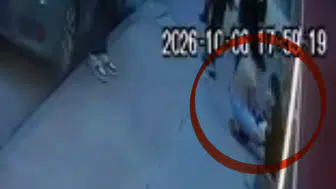 Kıskançlık nedeniyle eşini bıçaklayan adam gözaltına alındı