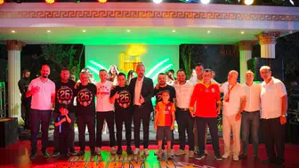 Salihli'de Galatasaraylılardan 16 öğrenciye burs desteği