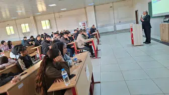 Pasinler'de gençlere tarihi süreç anlatıldı: ER-VAK Başkanı Güzel'den Cumhuriyet konferansı