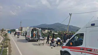 Hatay'da motosiklet tıra çarptı: 16 yaşındaki sürücü hayatını kaybetti