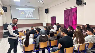 Jandarma Dinar'da öğretmen ve öğrencilere siber güvenlik eğitimi verdi