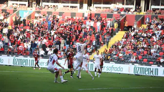 Gaziantep FK 0-1 Çorum FK: İlk yarıda Cengiz Ünder'in golüyle öne geçti