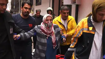 Zeytinburnu'nda elektrikli soba yangını: Mahsur kalan iki kişi kurtarıldı