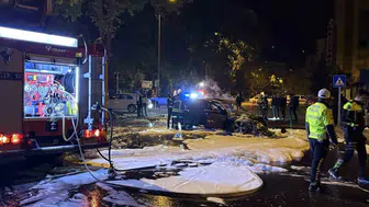 Kayseri’de kontrolden çıkan otomobil alev aldı: 1’i ağır, 2 yaralı