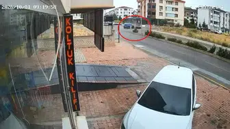 Elazığ'da iki otomobilin çarpışması sonucu 3 kişi yaralandı
