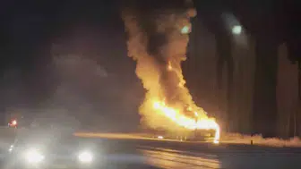 Erzurum’da tır dorsesi alev topuna döndü