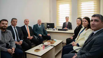 EBYÜ rektörü Kuyrukluyıldız'dan doçent unvanı alan akademisyenlere tebrik ziyareti