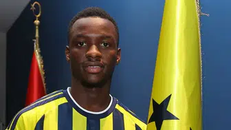 Fenerbahçe’de Amara Diouf gelişmesi: Senegalli genç yetenek sahaya indi