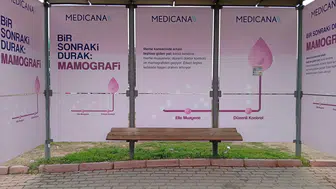 Konya'da otobüs durağı meme kanseri farkındalığı için pembeye büründü