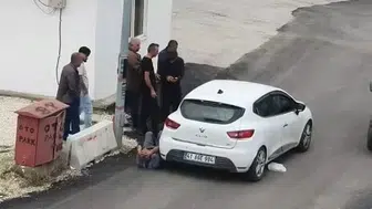 Elazığ'da yolun karşısına geçerken otomobil çarptı, yaya yaralandı