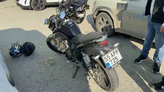 Atakum'da motosiklet ile otomobil çarpıştı: 1 yaralı