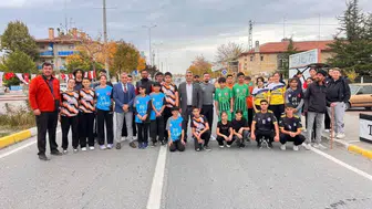 Tomarza'da 29 Ekim Cumhuriyet Kupası için koştular