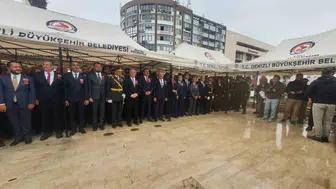 Denizli'de Cumhuriyet Bayramı kutlamaları çelenk sunumuyla başladı