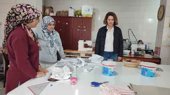 Altıntaş'ta kadın terziliği kursiyerlerine ziyaret