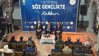 Bakan Tekin, Hakkâri'de gençlerle buluştu