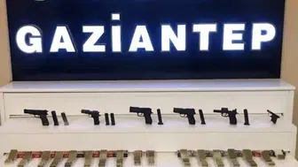 Gaziantep'te silah operasyonu: Adresten binlerce mühimmat çıktı