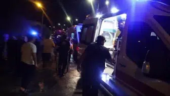 Kozan'da şiddetli yağış nedeniyle otomobil sulama kanalına düştü