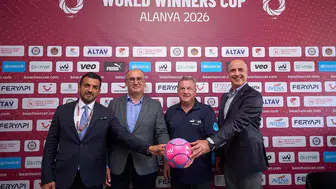 Alanya uluslararası spor turizmi hedefleriyle plaj futbolu ailesine katıldı
