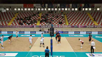 Gebze Belediyespor sahasında Sungurlu Belediyespor'u set vermeden geçti