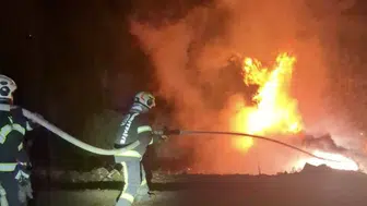 Denizli'de kaza yapan otomobil alev aldı, can kaybı yok