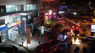 Erzurum'da sanayi sitesinde yangın: Alevler diğer dükkanlara sıçramadan söndürüldü