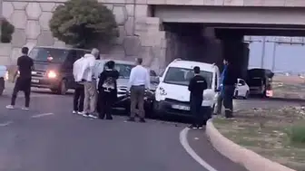 Batman'da köprülü kavşakta zincirleme kaza: Üç araç birbirine girdi