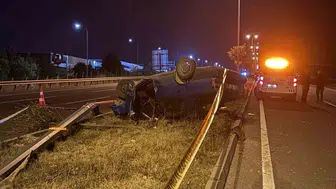 Kayseri’de otomobil aydınlatma direğine çarparak takla attı, 2 ağır yaralı