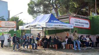 Canik Belediyesi KPSS adayları ve aileleri için sınav merkezlerinde seferber oldu
