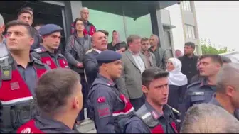 Kadın cinayeti davasında adliye önünde gerginlik yaşandı